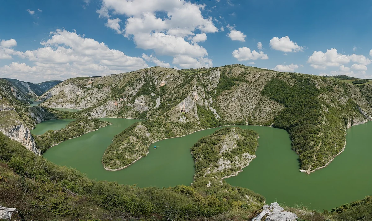 乌瓦茨峡谷 Uvac Canyon 蛇形河湾