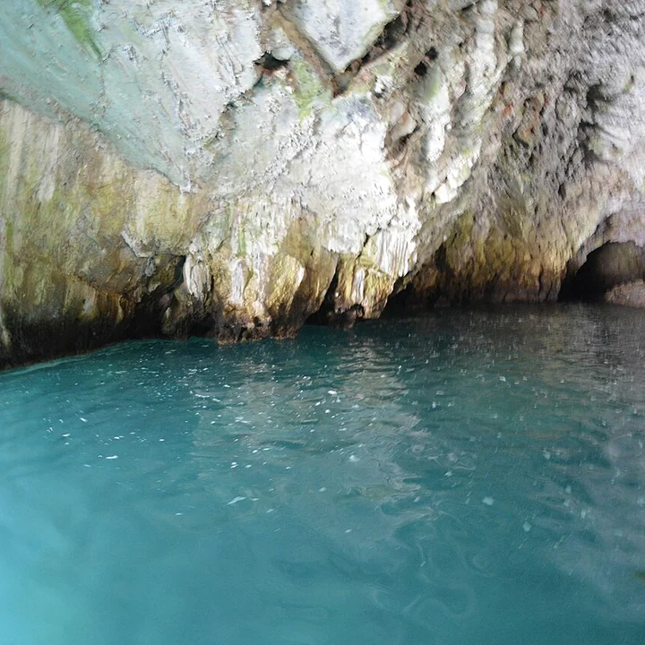 蓝洞 Blue Cave 洞内水色